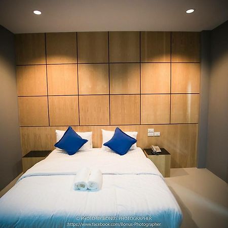 Hobby Hotel Uttaradit Bagian luar foto